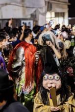 「怖すぎる！京都のハロウィン」練り歩く妖怪たちに震撼　「本物が混じっているのでは？」…実はあちこちで？