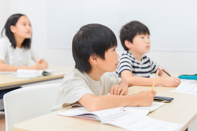 小中学生の約4人に1人が「転塾」の経験あり　「講師が苦手」「満足できなかった」塾を見直す最大の理由は？