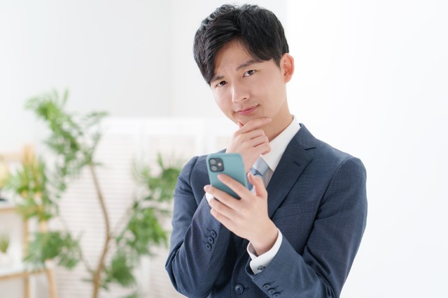 月々のスマホ代、今は大体どのぐらい？→約半数が「5000円未満」　「1万円以上」の人も一定数