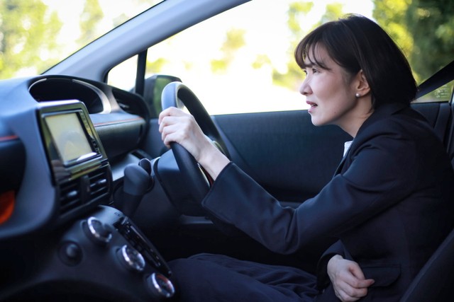 絶体絶命…3位電車の中　2位クルマの運転中　「突然の便意で困った」7割が経験あり