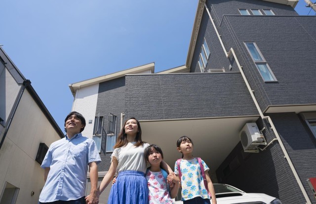 「金利が0.3％上がって住宅ローンが払えない」4人家族の危機…解決策はあるのか？【FPが解説】　