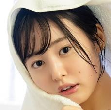 18歳白濱美兎さん　イエロービキニ姿で圧巻ボディ　三田悠貴さんは「こぼれそう」な衝撃カット