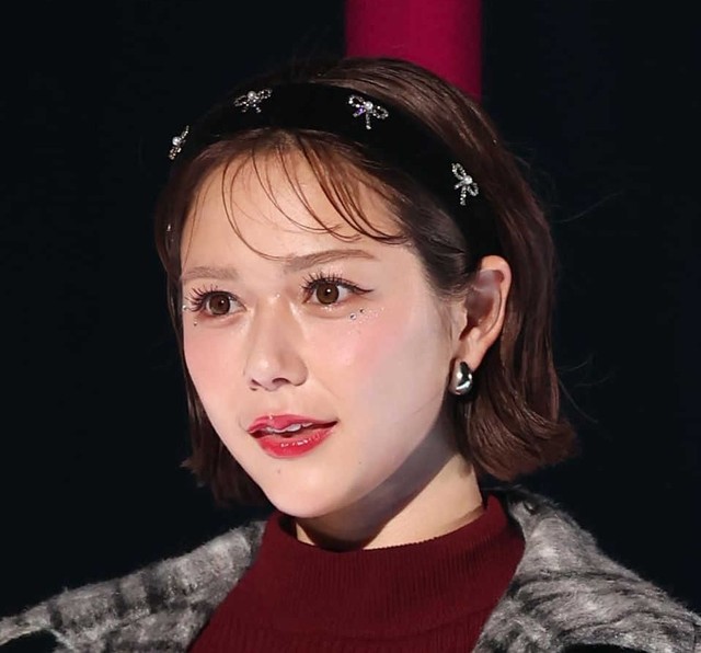 村重杏奈、18歳差のイケメン弟が天使のよう…お正月の溺愛ショット「コンビニでおもちゃ爆買い」