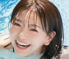 【写真集カット】女優大熊杏優さん　お気に入りはオレンジ色の水着　ビートではつらつビキニ姿