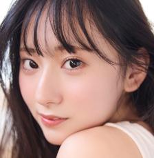 【写真集カット】Rain Tree綾瀬ことりさん　18歳美少女の初グラビア　あふれる透明感とつるん陶器肌