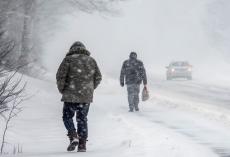 大雪予報→転倒しないよう、歩き方に気をつけて　こんな場所は要注意【気象予報士が解説】