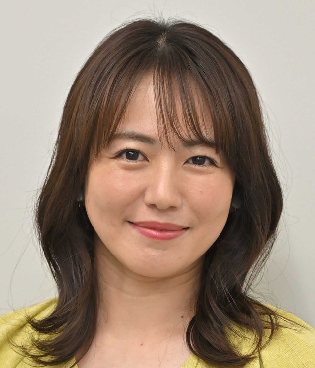 磯山さやかさん、グラデミー賞のレジェンド賞に　濃紺ドレス姿で「25年目にご褒美をいただきました」