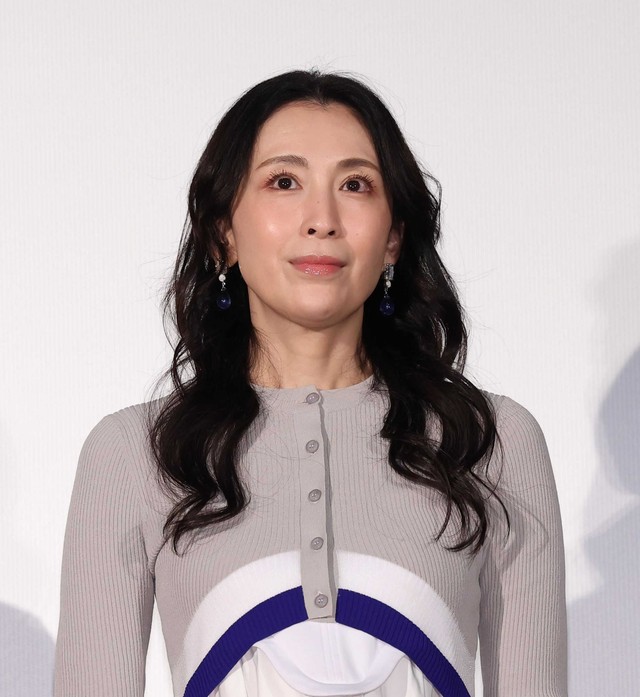 48歳の雛形あきこ 22年ぶり写真集は「肩の力が抜けた自然な自分」 封印