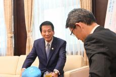 杉良太郎さん「まず、検査を」　肝炎プロジェクトで宮崎県庁訪問