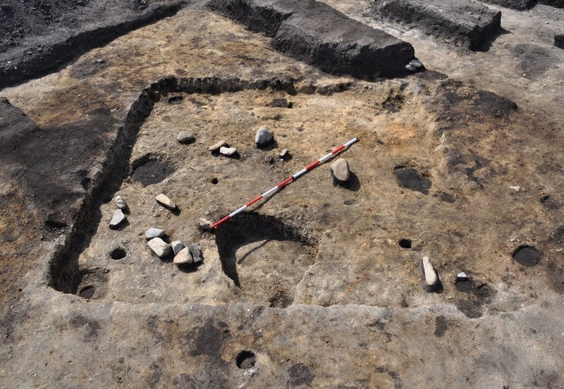 500年前の竪穴建物跡?　大館城跡発掘調査で発見　秋田
