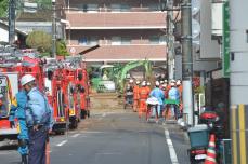 松山の住宅街で土砂崩れ　住民から119番　3人逃げ遅れの情報