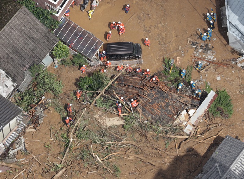 松山の3人行方不明土砂崩れ　現場から1人発見、死亡を確認