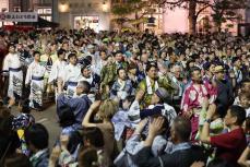 岐阜の「郡上おどり」が開幕　日本3大盆踊り　お盆期間は夜通し