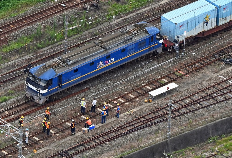 山陽線、25日も一部区間で終日運休　JR新山口駅で貨物列車が脱線