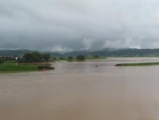 秋田・山形で大雨被害相次ぐ　土砂崩れ、河川氾濫　新幹線も運休