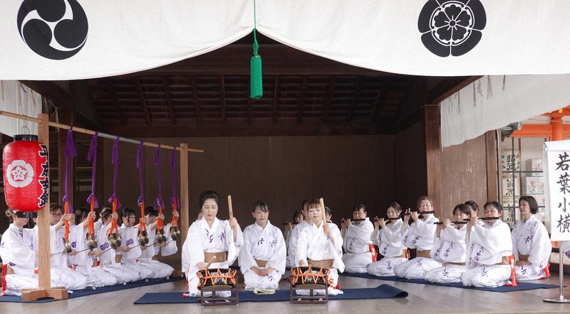 初の祇園祭を目指す「平成女鉾清音会」　八坂神社でお囃子を奉納