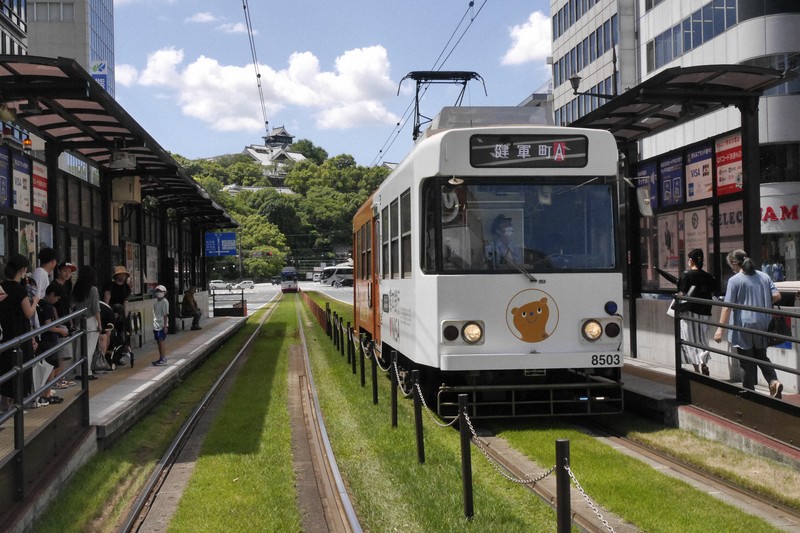 熊本市電が開業100年　記念式典でコロッケさんステージも