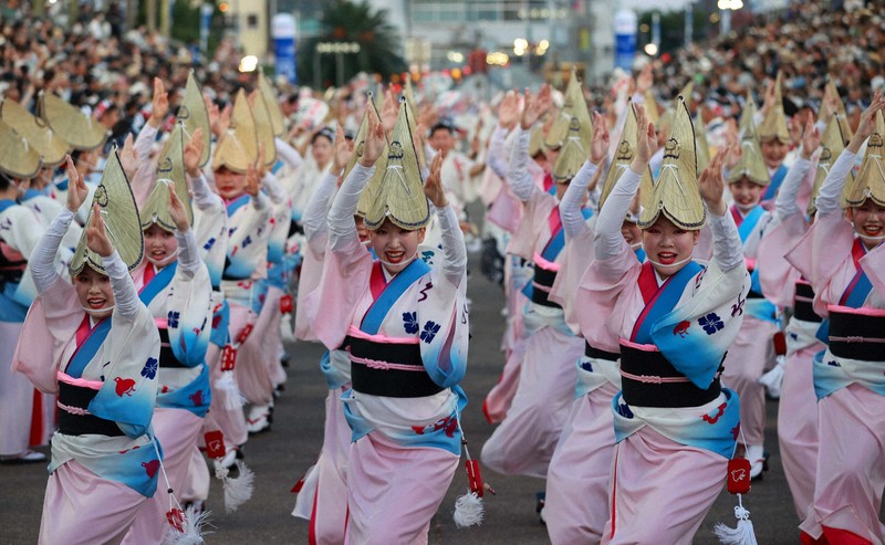 夏の風物詩「阿波踊り」本格的に始まる　地震への注意呼びかけながら