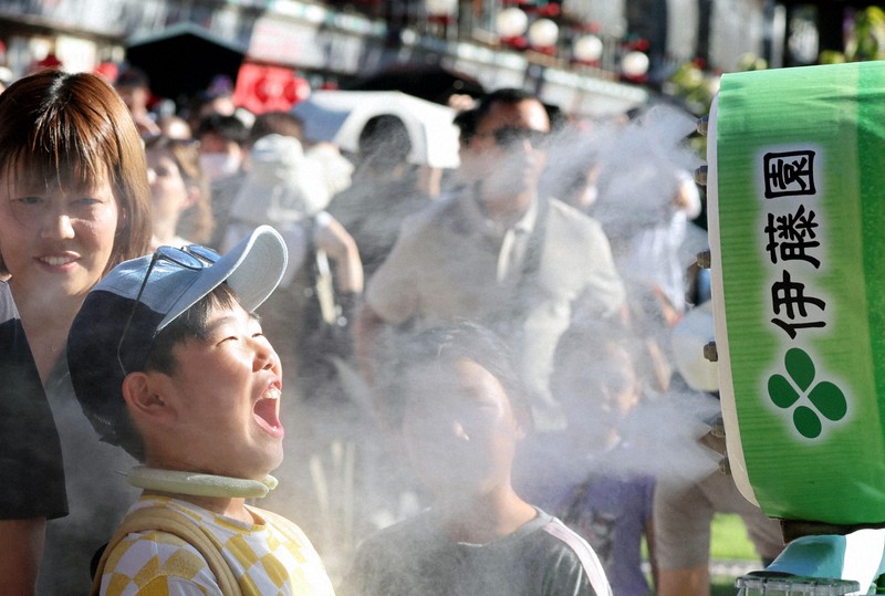 厳しい残暑続く　都心は15日以降に35度以上で「最も遅い猛暑日」に