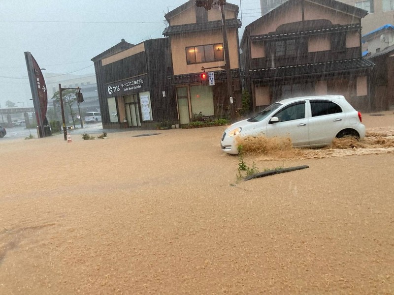 「復興もゼロに」「なぜ能登だけ」　大雨で再び被災、おえつする人も