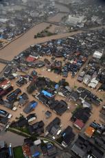 大雨で能登の復興ボランティアも足止め　男性の決意「また泥をかく」