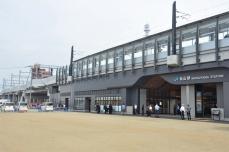 JR松山駅の新駅舎が開業　高架化、商業エリア「だんだん通り」誕生