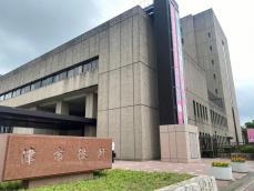 視察先で女性市議に抱きつき、キスした疑い　津市議を書類送検