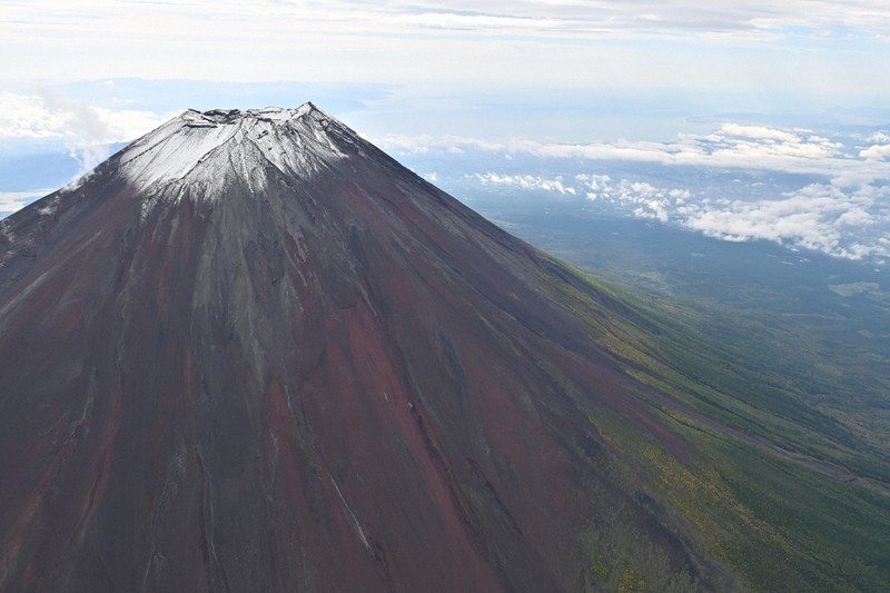 静岡からも見えるのに…　富士山の初冠雪、山梨で観測する理由