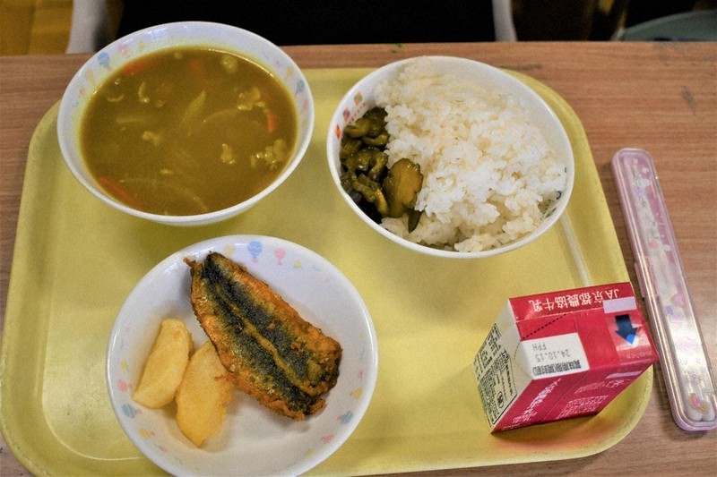 引き揚げ者に思い馳せ　1958年の給食を再現　京都・舞鶴の小中学校