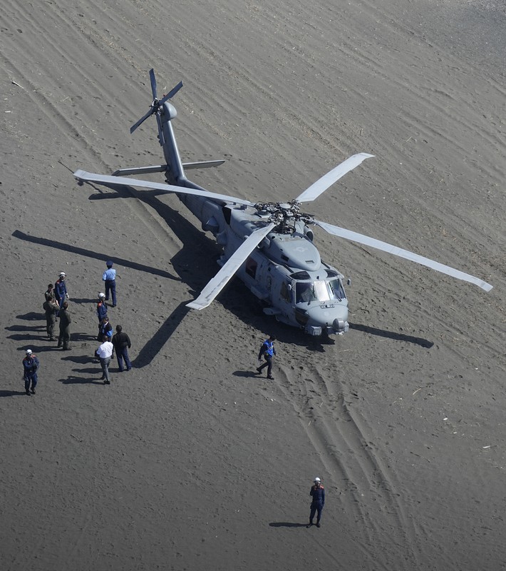 米軍ヘリが神奈川・茅ケ崎海岸に不時着か　けが人なし