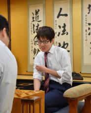 服部慎一郎六段が2回目の優勝　将棋新人王戦　勝率9割1分3厘