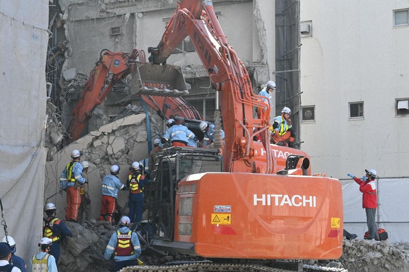 ビル解体現場でコンクリート崩落　男性作業員が一時下敷き　名古屋