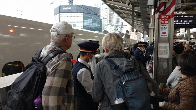 「名古屋は雨降っていないのに…」　新幹線運転見合わせで利用客困惑