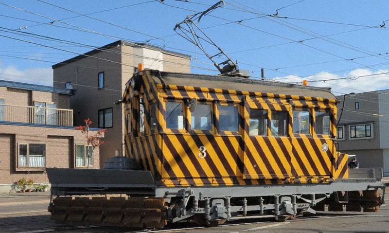 雪はすぐそこ、ササラ電車を試運転　函館市電、本格的な冬に備え