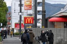 刺した男性、現場店舗から北へ徒歩で逃走か　北九州中学生2人死傷