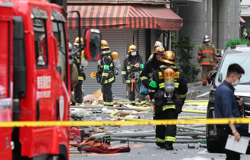 新橋雑居ビル爆発、内装業者ら2人を書類送検　業務上過失傷害容疑