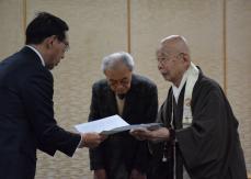 北陸新幹線の延伸計画は「千年の愚行」　京都仏教会が再考申し入れ