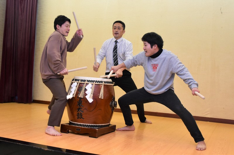 迫力ある音色響かせ　地震で神社倒壊も伝統の御陣乗太鼓再開　輪島