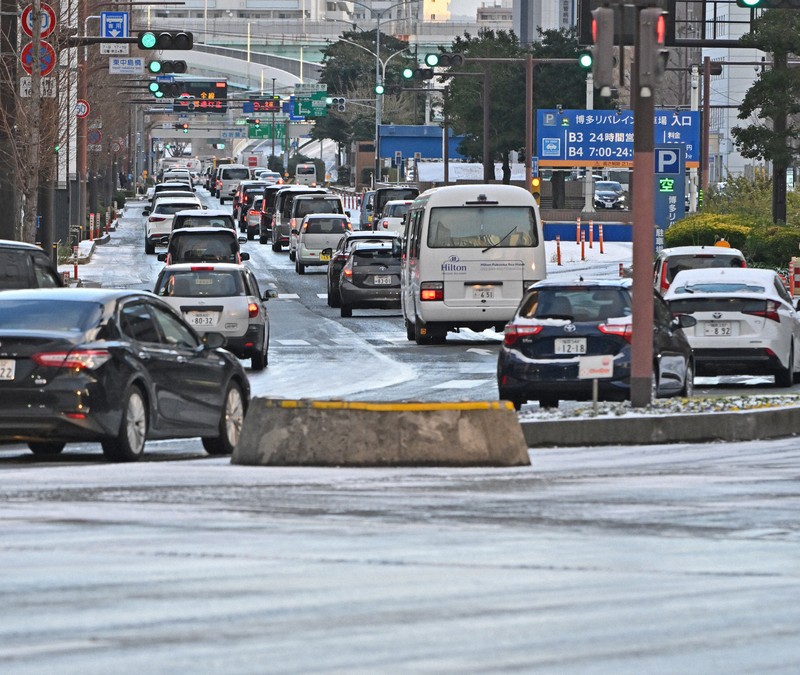 雪で路面凍結　北九州は一斉休校、福岡は各校判断に　対応分かれる