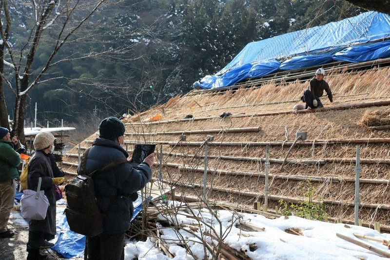 かやぶき屋根は「自然と暮らす知恵」　山口で建築物巡るツアー