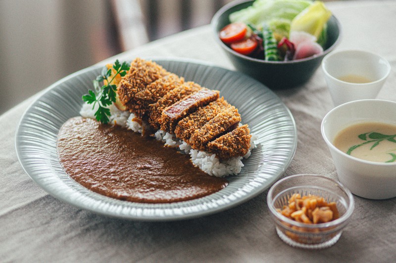 藤井王将は掛川牛のカツカレー　永瀬九段はハンバーグ　王将戦昼食