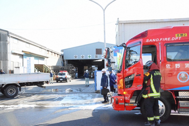 栃木・佐野の工場で爆発、7人けが　塗装ブースで作業中か