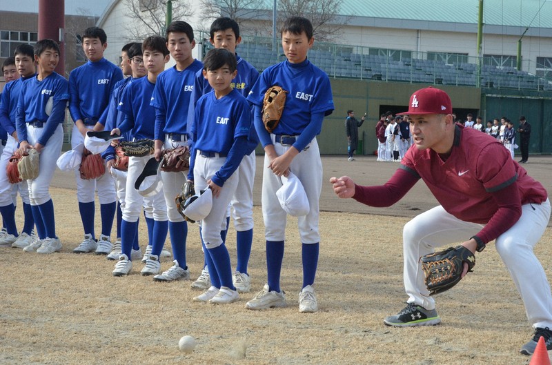 英語を学んでメジャー目指せ!　元イチロー番記者の野球教室　岡山