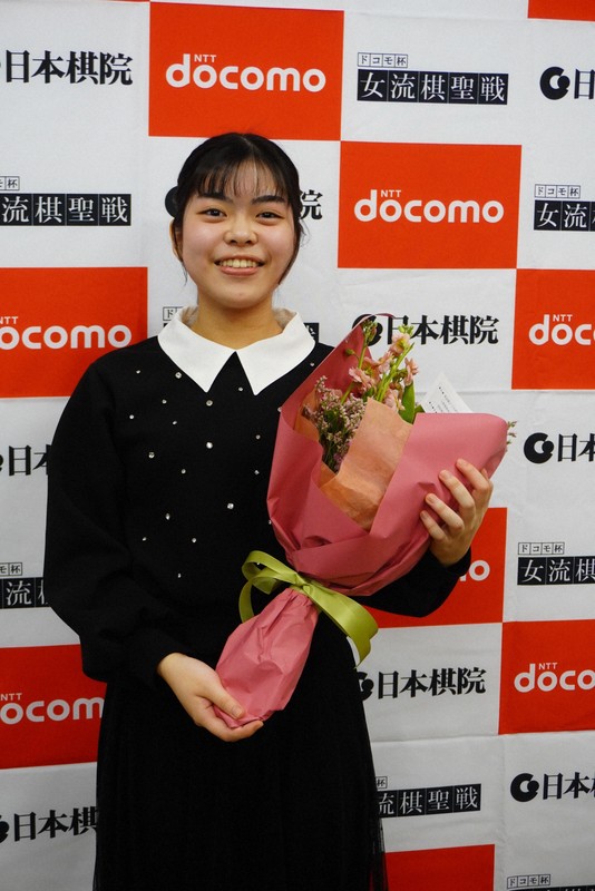 囲碁・上野梨紗女流棋聖が2連勝で初防衛　「姉のアドバイス通りに」