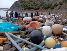 漂着プラごみ、年間25メートルプール100杯分　国境の島・対馬