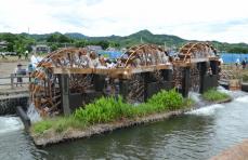 現役で国内最古、「三連水車」稼働 水田35ヘクタールに水供給
