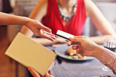 クレジットカードでサインレス決済ができる時の条件とは？利用時の注意点も！