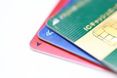キャッシュカードとは？クレジットカードとの違いや、発行方法と使い方について解説