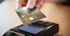 クレジットカードと電子マネーの違いは？特徴やお得な利用方法も解説