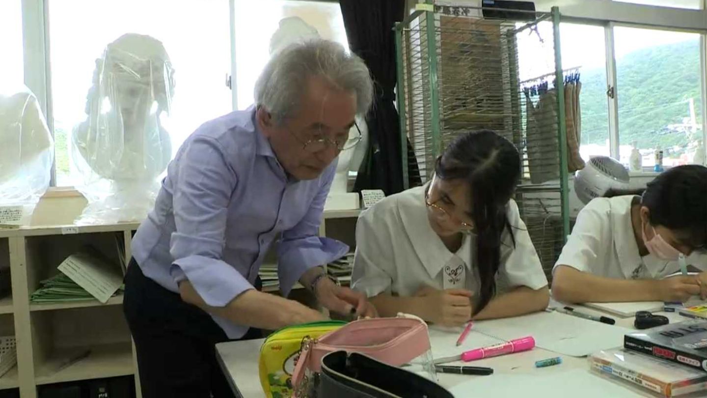 人間国宝　森口邦彦さんと奄美市の高校生がワークショップ　創作活動の楽しさ伝える　鹿児島